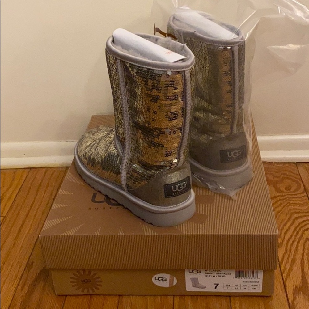 UGGS